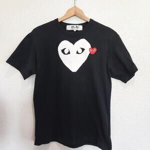 Comme des Garcons Red Heart on Black Short sleeve Size L
